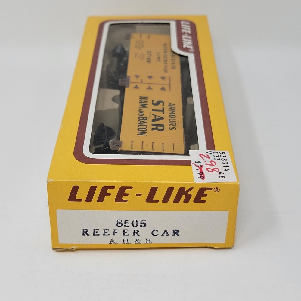 Life Like HO Scale Train Armour's Star Ham Bacon Refrigerator Car 8505 Unopened - Picture 8 of 10